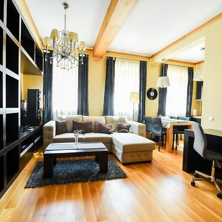 Luxury Apartment Braşov Exteriör bild